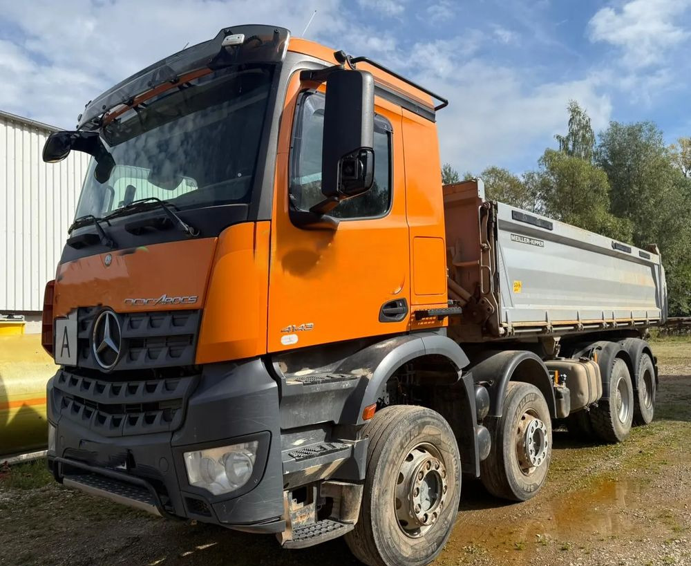 Mercedes-Benz AROCS 4143 8x4 | BORTMATIC - wywrotka trójstronna  | Retarder |Zawieszenie na resorach | - Camião basculante: foto 1 Mercedes-Benz AROCS 4143 8x4 | BORTMATIC - wywrotka trójstronna  | Retarder |Zawieszenie na resorach | - Camião basculante: foto 1