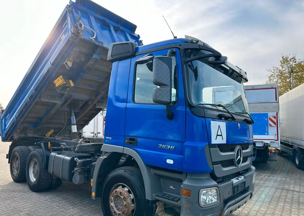 Mercedes-Benz Actros 2636 I Wywrotka trójstronna Meiller I Bordmatik I 6x4 I Euro 5 I Retarder I - Camião basculante: foto 2 Mercedes-Benz Actros 2636 I Wywrotka trójstronna Meiller I Bordmatik I 6x4 I Euro 5 I Retarder I - Camião basculante: foto 2