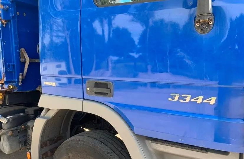 Mercedes-Benz Actros 3344 6x4 / Wywrotka trójstronna Miller / Euro 5 / - Camião basculante: foto 4 Mercedes-Benz Actros 3344 6x4 / Wywrotka trójstronna Miller / Euro 5 / - Camião basculante: foto 4
