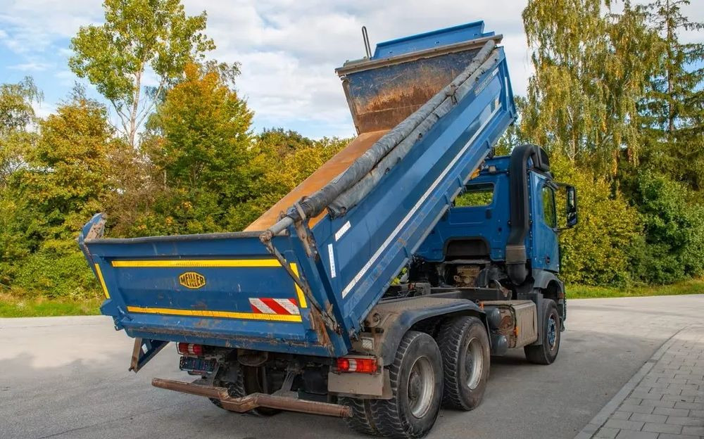 Mercedes-Benz Arocs 2652 6x4 – Wywrotka trójstronna Meiller z Bordmatik (Euro 6) - Camião basculante: foto 3 Mercedes-Benz Arocs 2652 6x4 – Wywrotka trójstronna Meiller z Bordmatik (Euro 6) - Camião basculante: foto 3
