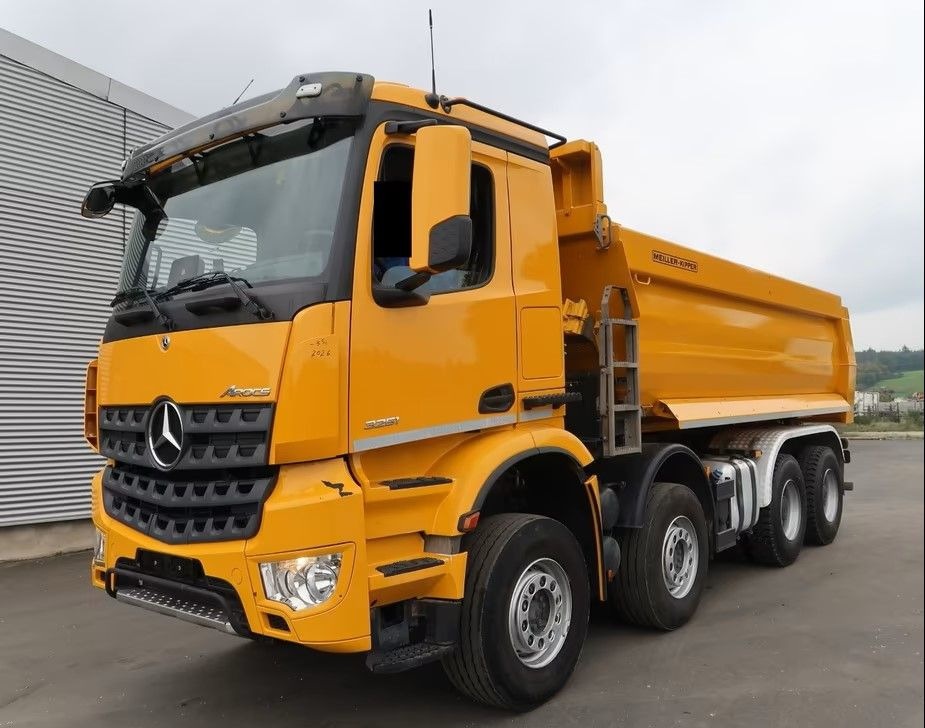 Mercedes-Benz Arocs 3251 8x4 | 510 KM | Euro 6d | Navi | Wywrotka Trójstronna | 215 600 km !! - Camião basculante: foto 1 Mercedes-Benz Arocs 3251 8x4 | 510 KM | Euro 6d | Navi | Wywrotka Trójstronna | 215 600 km !! - Camião basculante: foto 1