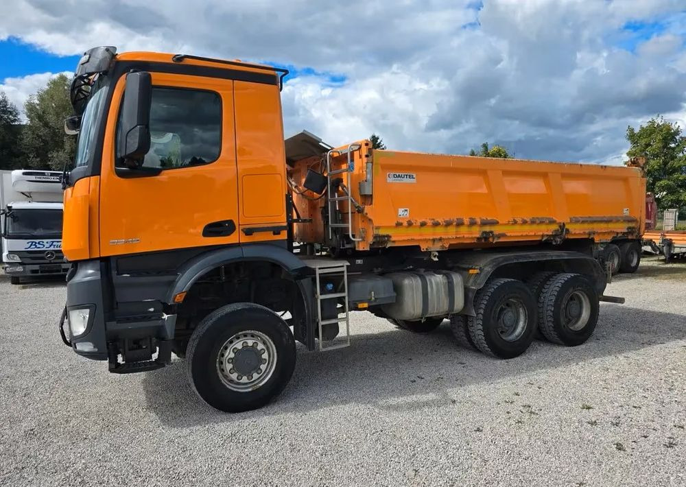Mercedes-Benz Arocs 3345 6x6 Allrad / Bordmatic – Wywrotka Dautel | 449 KM | - Camião basculante: foto 4 Mercedes-Benz Arocs 3345 6x6 Allrad / Bordmatic – Wywrotka Dautel | 449 KM | - Camião basculante: foto 4