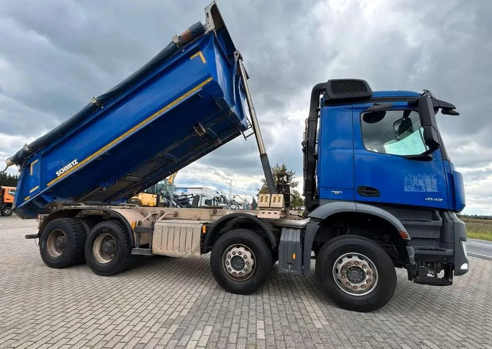 Mercedes-Benz Arocs 4142 | Wywrotka Schmitz | 8x4 | Euro 6 | Klima | Retarder | 242 598 km - Camião basculante: foto 3 Mercedes-Benz Arocs 4142 | Wywrotka Schmitz | 8x4 | Euro 6 | Klima | Retarder | 242 598 km - Camião basculante: foto 3