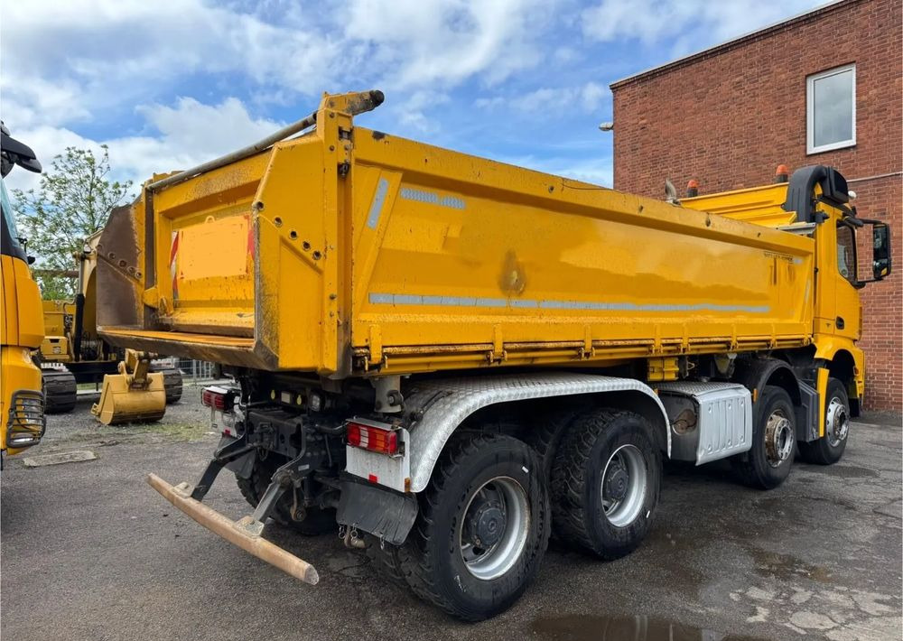 Mercedes-Benz Arocs 4151 8x4 • Retarder • Meiller Bordmatik • Euro 6c - Camião basculante: foto 4 Mercedes-Benz Arocs 4151 8x4 • Retarder • Meiller Bordmatik • Euro 6c - Camião basculante: foto 4