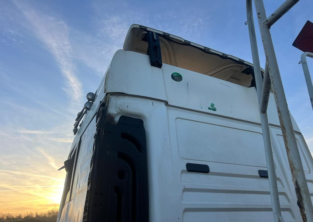 MAN TGX 500 KM (2017) / EURO 6 + Naczepa wywrotka 3-osiowa CARNEHL (2021) / oś podnoszona - Tractor, Semi-reboque basculante: foto 4 MAN TGX 500 KM (2017) / EURO 6 + Naczepa wywrotka 3-osiowa CARNEHL (2021) / oś podnoszona - Tractor, Semi-reboque basculante: foto 4