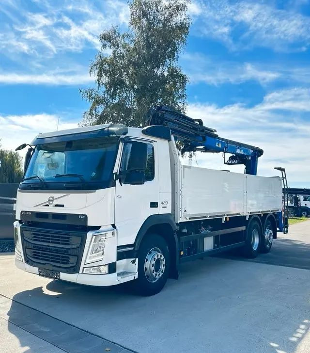 Volvo FM420 6x2 z zabudową budowlaną  / oś podnoszona i skrętna / HDS Atlas / Euro 6 / 238 000 km - Camião de caixa aberta/ Plataforma, Camião grua: foto 1 Volvo FM420 6x2 z zabudową budowlaną  / oś podnoszona i skrętna / HDS Atlas / Euro 6 / 238 000 km - Camião de caixa aberta/ Plataforma, Camião grua: foto 1