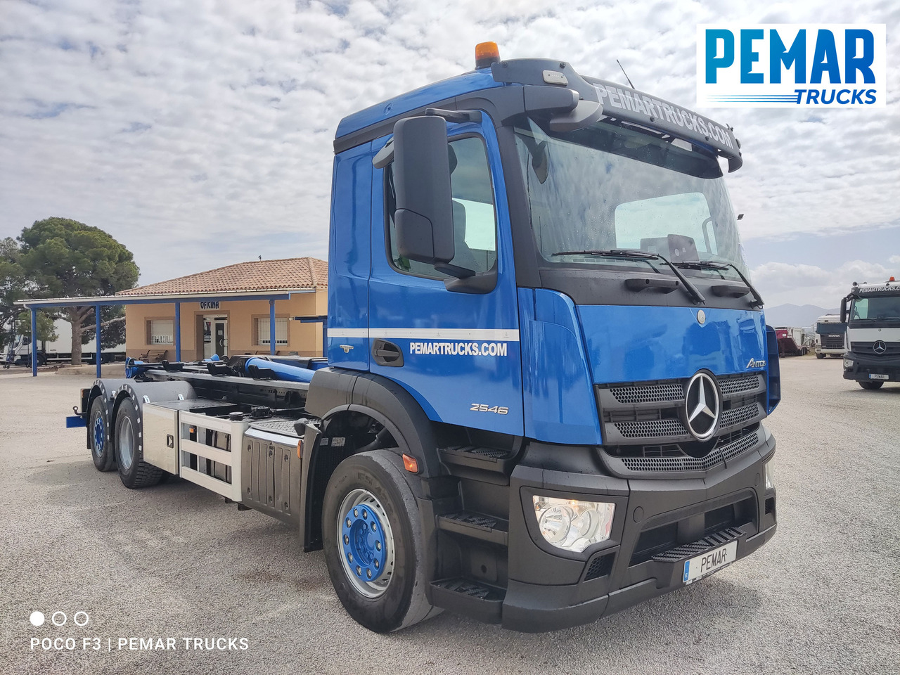 MERCEDES-BENZ ANTOS 2546 6X2 MULTILIFT - Camião transportador de contêineres/ Caixa móvel: foto 4 MERCEDES-BENZ ANTOS 2546 6X2 MULTILIFT - Camião transportador de contêineres/ Caixa móvel: foto 4
