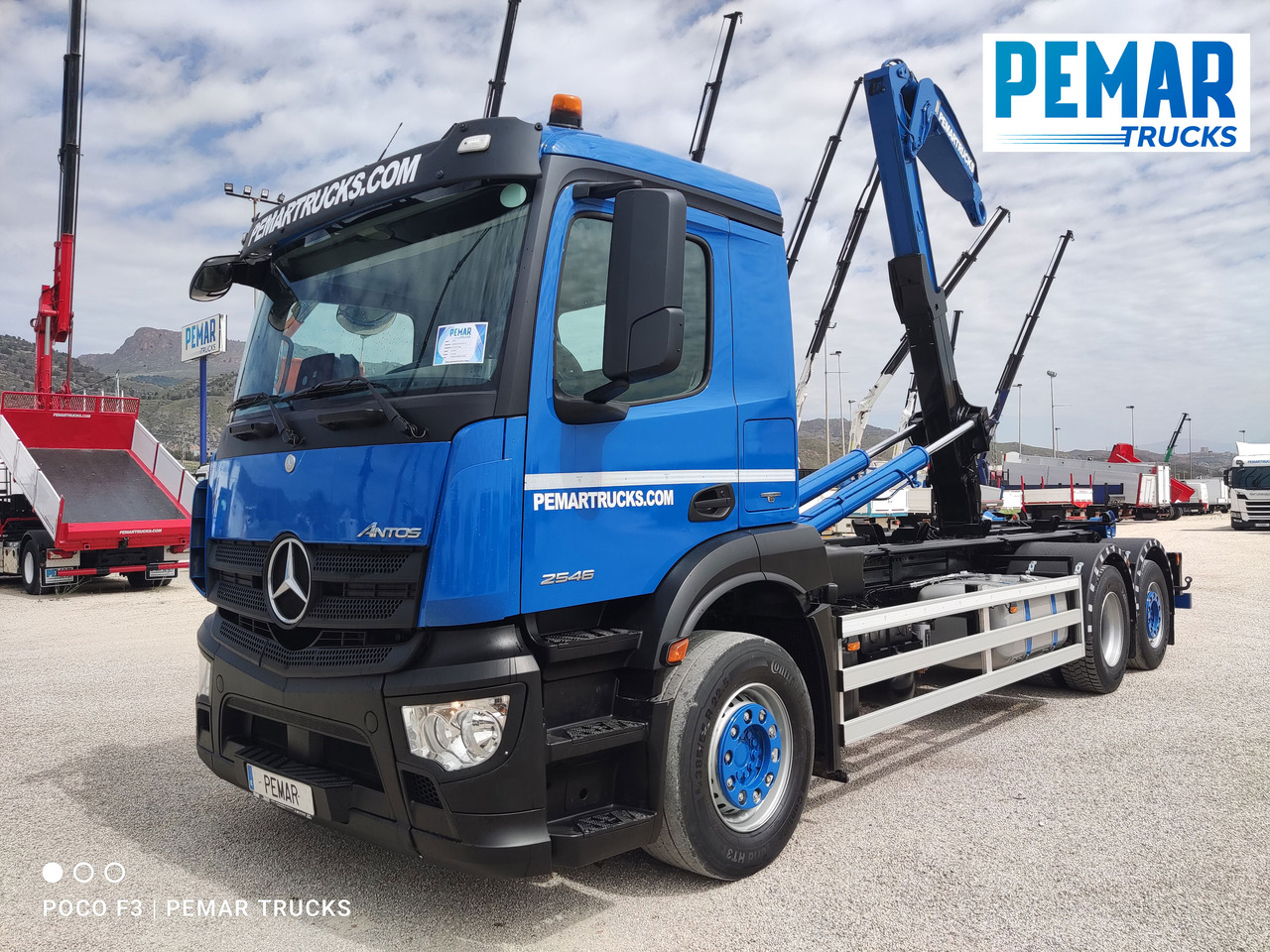 MERCEDES-BENZ ANTOS 2546 6X2 MULTILIFT - Camião transportador de contêineres/ Caixa móvel: foto 1 MERCEDES-BENZ ANTOS 2546 6X2 MULTILIFT - Camião transportador de contêineres/ Caixa móvel: foto 1