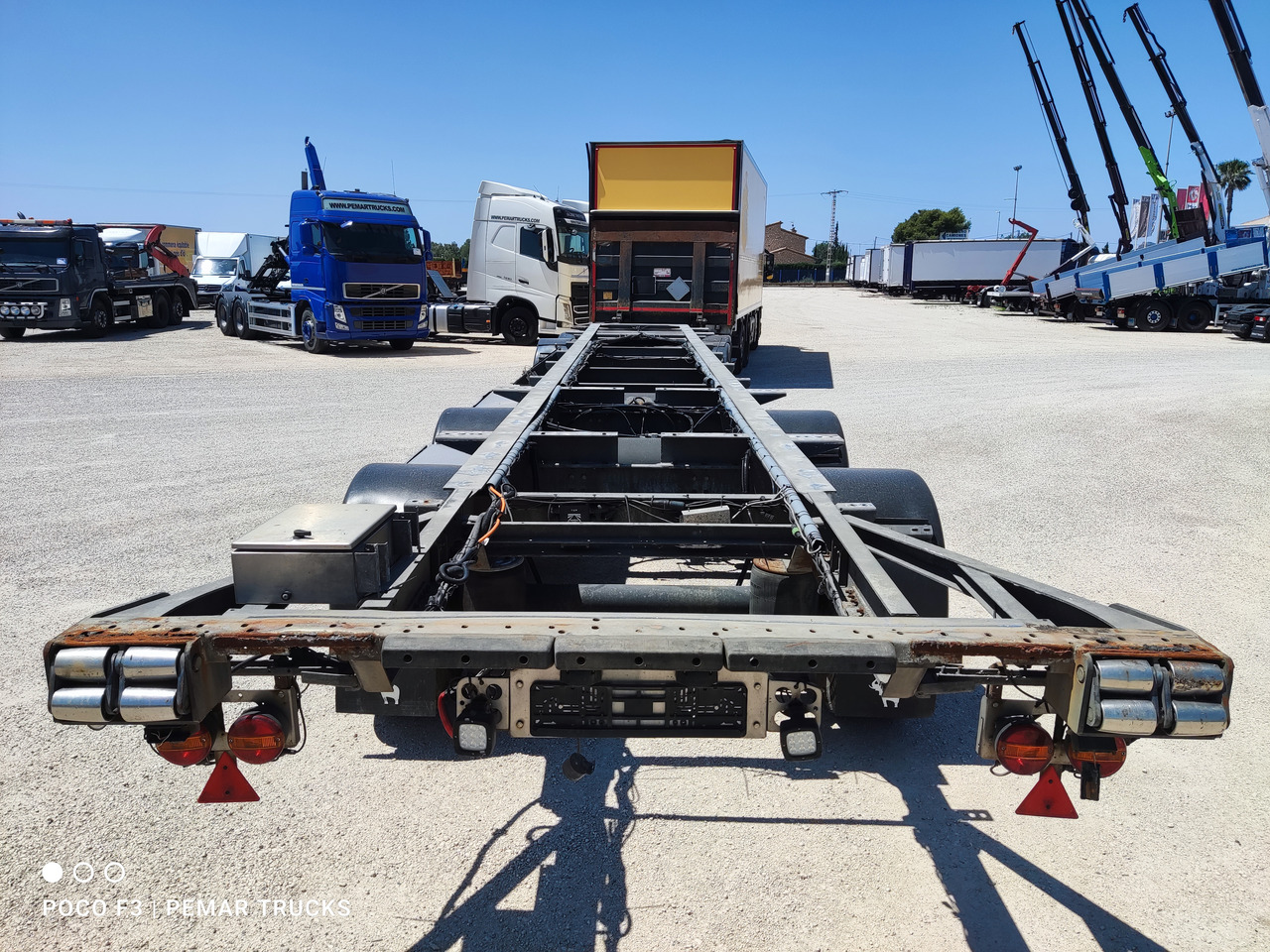 SCHMITZ CARGOBULL KO36 CHASIS MEGATRAILER 4 ejes - Reboque chassi: foto 4 SCHMITZ CARGOBULL KO36 CHASIS MEGATRAILER 4 ejes - Reboque chassi: foto 4