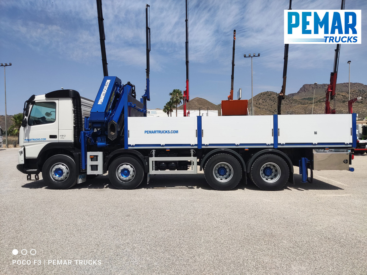 Camião de caixa aberta/ Plataforma VOLVO FMX 460 8X4 GRUA CAJA FIJA ABIERTA: foto 9