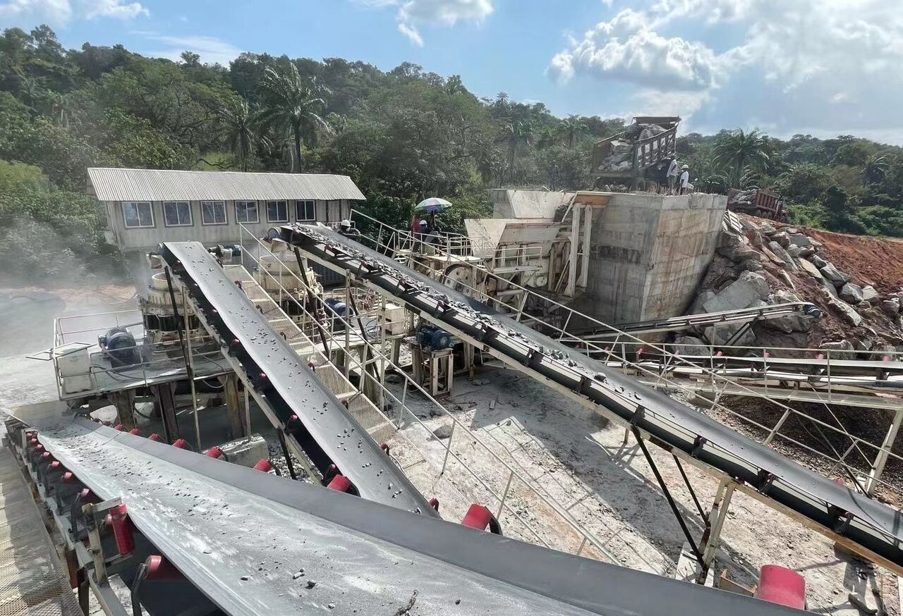 Kinglink 150-250TPH Granite Stone Rock Crushing Plant - Britador de cone: foto 4 Kinglink 150-250TPH Granite Stone Rock Crushing Plant - Britador de cone: foto 4