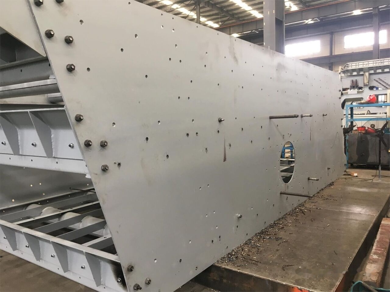 Kinglink Copper Ore Circular Vibrating Screen 3YA2160 | 200TPH - Peneira vibratória: foto 4 Kinglink Copper Ore Circular Vibrating Screen 3YA2160 | 200TPH - Peneira vibratória: foto 4