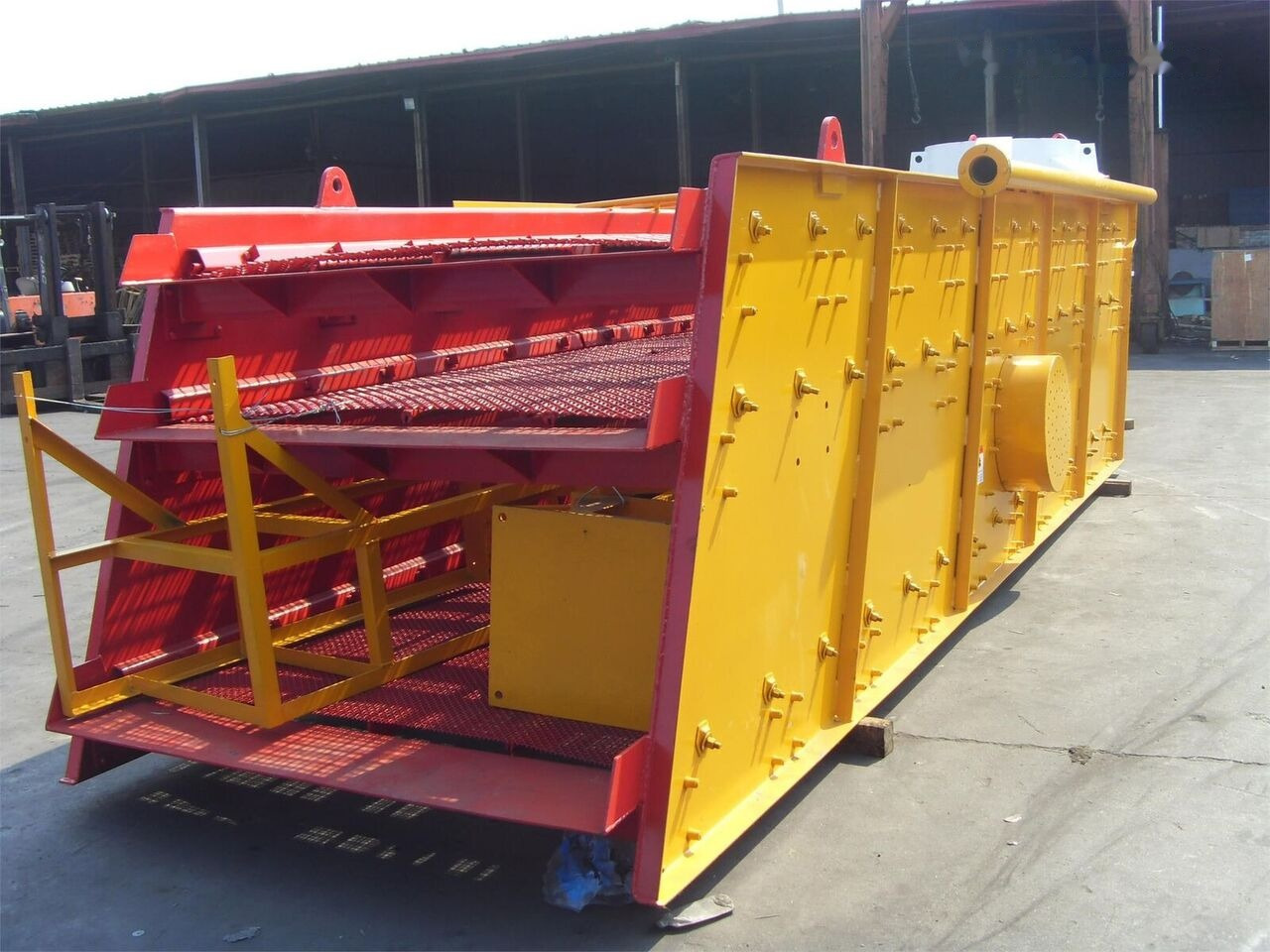 Kinglink Gold Ore Vibrating Screen 3YA1860 | 200TPH - Peneira vibratória: foto 1 Kinglink Gold Ore Vibrating Screen 3YA1860 | 200TPH - Peneira vibratória: foto 1