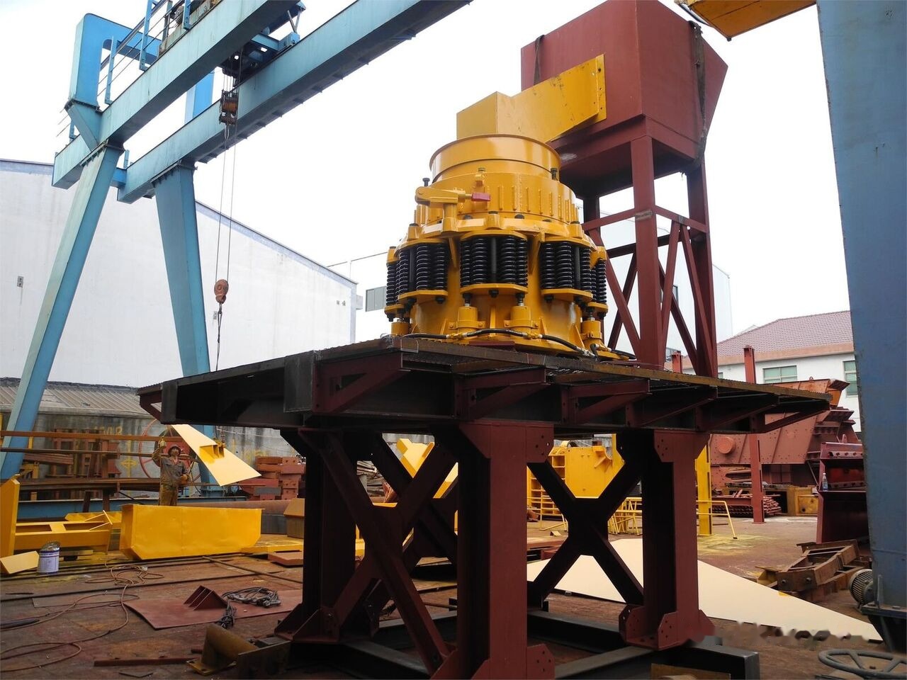 Kinglink KLC1000 100TPH Silex Stone Cone Crusher - Britador de cone: foto 1 Kinglink KLC1000 100TPH Silex Stone Cone Crusher - Britador de cone: foto 1