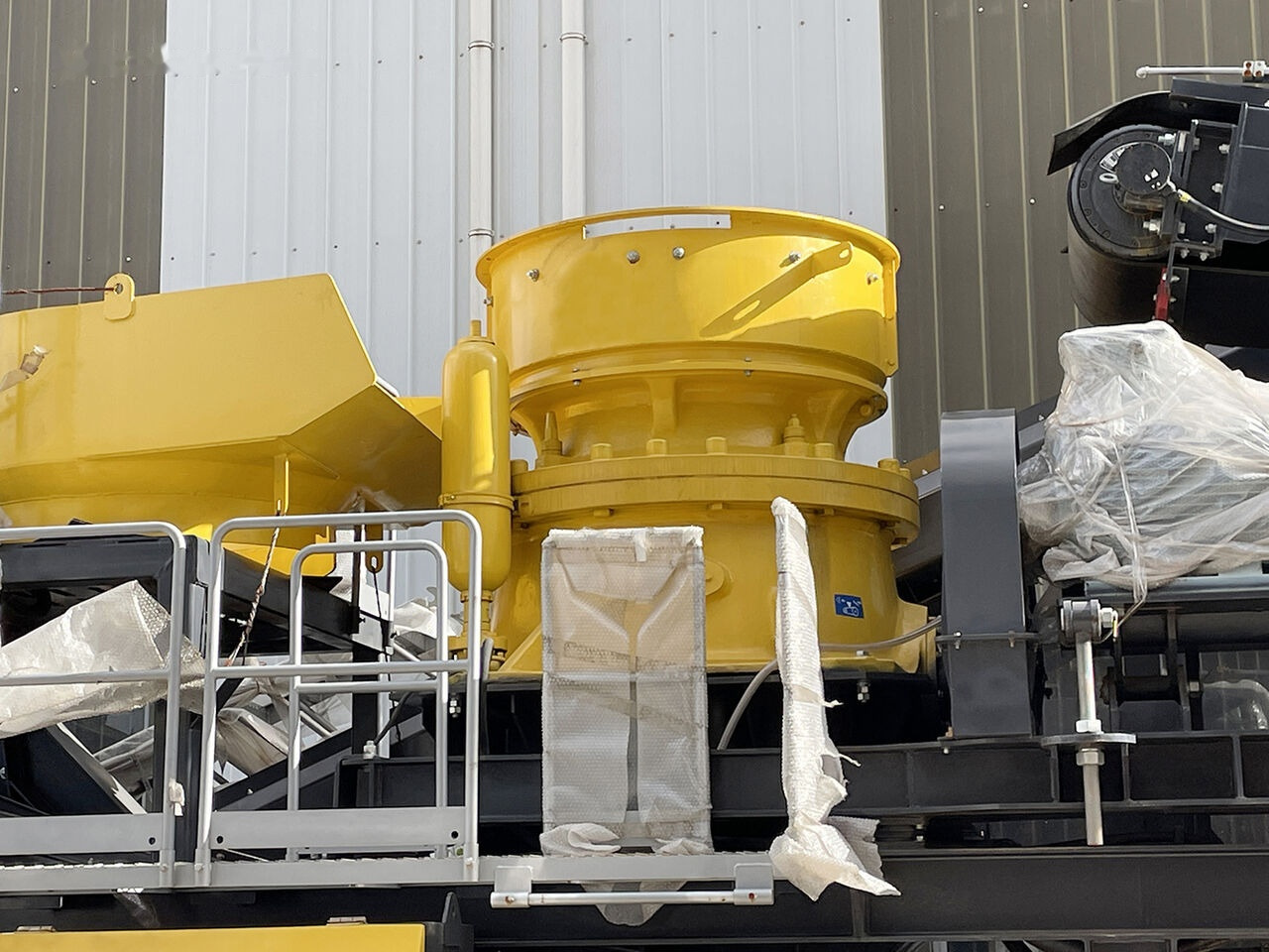 Kinglink Modular Skid Mounted CH430 Cone Crusher Plant - Britador de cone: foto 2 Kinglink Modular Skid Mounted CH430 Cone Crusher Plant - Britador de cone: foto 2