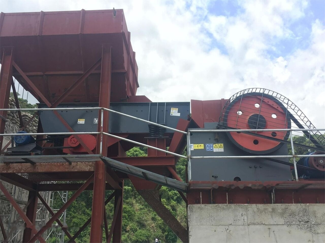 Kinglink PE600x900 New Jaw Crusher Made In China - Britador de mandíbula: foto 1 Kinglink PE600x900 New Jaw Crusher Made In China - Britador de mandíbula: foto 1