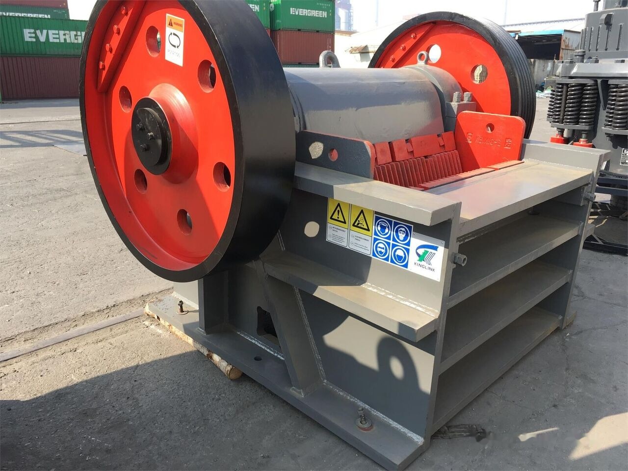 Kinglink PEX300X1300 Secondary Fine Jaw Crusher | 100TPH - Britador de mandíbula: foto 3 Kinglink PEX300X1300 Secondary Fine Jaw Crusher | 100TPH - Britador de mandíbula: foto 3