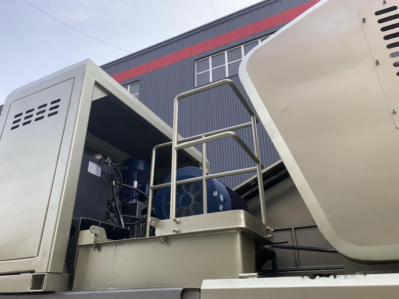 Kinglink Portable Cone Crusher KL3S1860C130 - Britador de cone: foto 2 Kinglink Portable Cone Crusher KL3S1860C130 - Britador de cone: foto 2