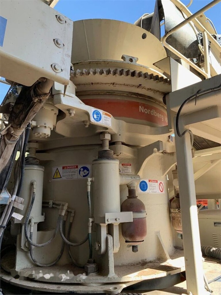 Metso LT200HP - Britadeira móvel: foto 3 Metso LT200HP - Britadeira móvel: foto 3