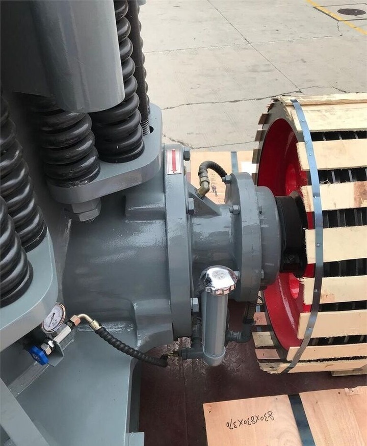 Nordberg 3 FT SYMONS CONE CRUSHER - Britador de cone: foto 2 Nordberg 3 FT SYMONS CONE CRUSHER - Britador de cone: foto 2