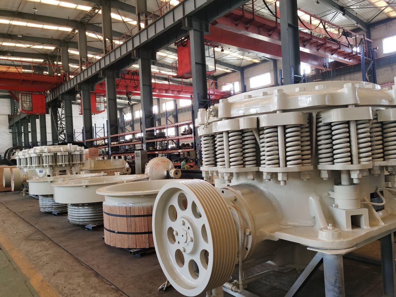 Nordberg Symons 4.25 Feet SHHD Short Head Cone Crusher - Britador de cone: foto 1 Nordberg Symons 4.25 Feet SHHD Short Head Cone Crusher - Britador de cone: foto 1