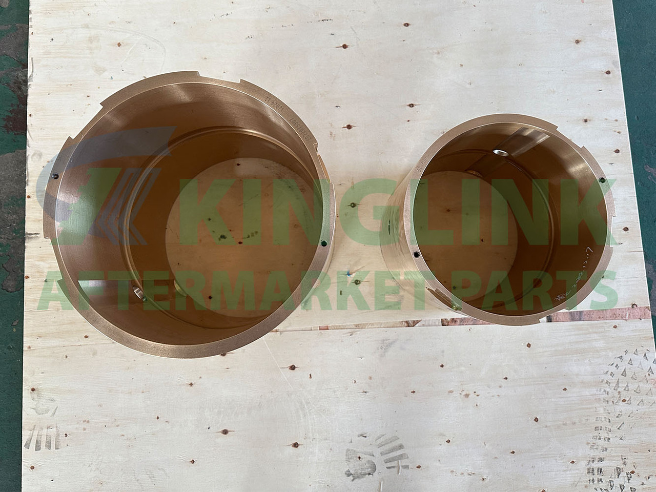 KINGLINK Copper Alloy Inner Eccentric Bushing 1022072951For HP200 Cone Crusher - Peça de reposição por Máquina de construção: foto 2 KINGLINK Copper Alloy Inner Eccentric Bushing 1022072951For HP200 Cone Crusher - Peça de reposição por Máquina de construção: foto 2