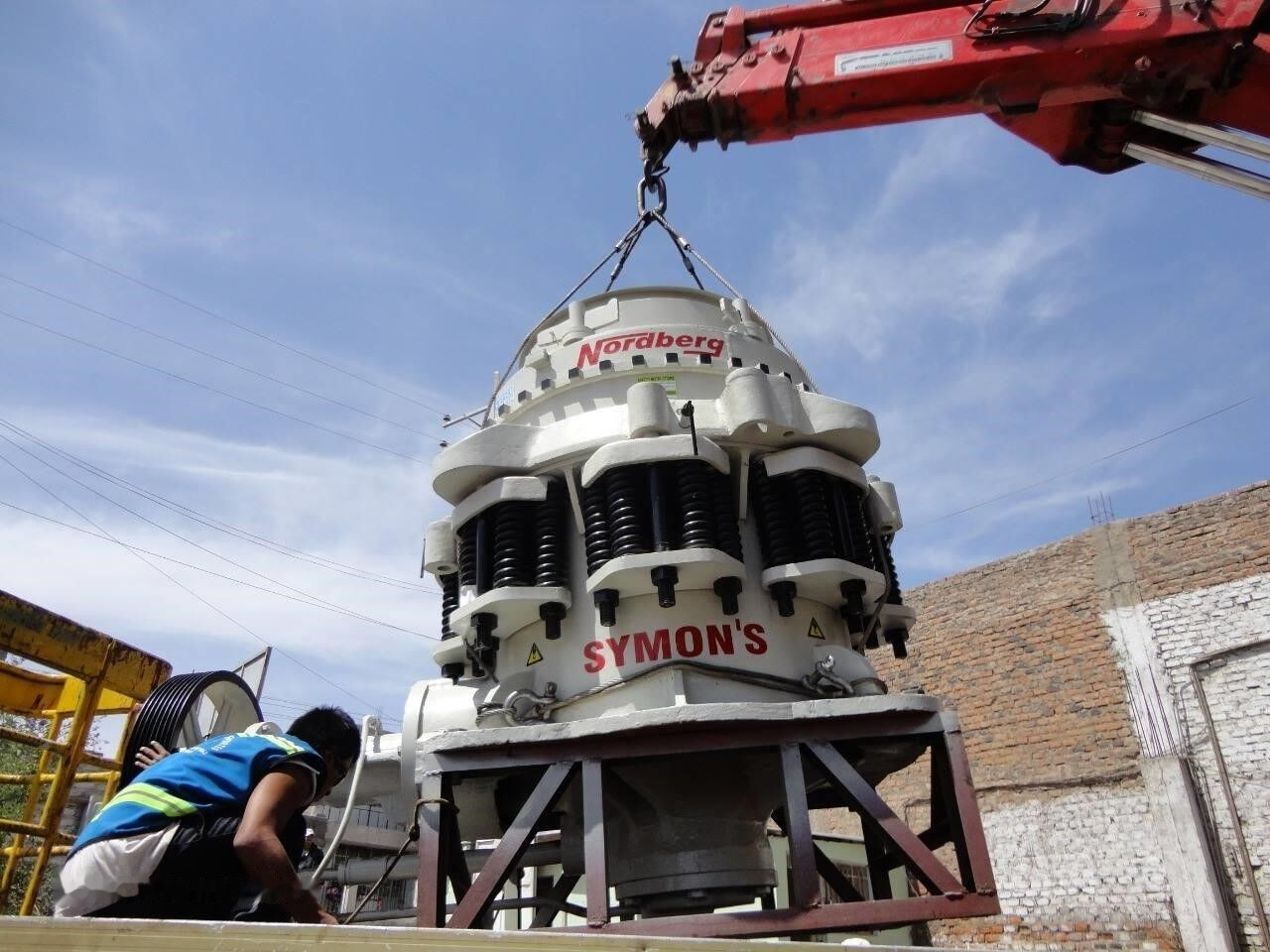 Symons NORDBERG/SYMONS 3 FT STD Cone Crusher - Britador de cone: foto 1 Symons NORDBERG/SYMONS 3 FT STD Cone Crusher - Britador de cone: foto 1