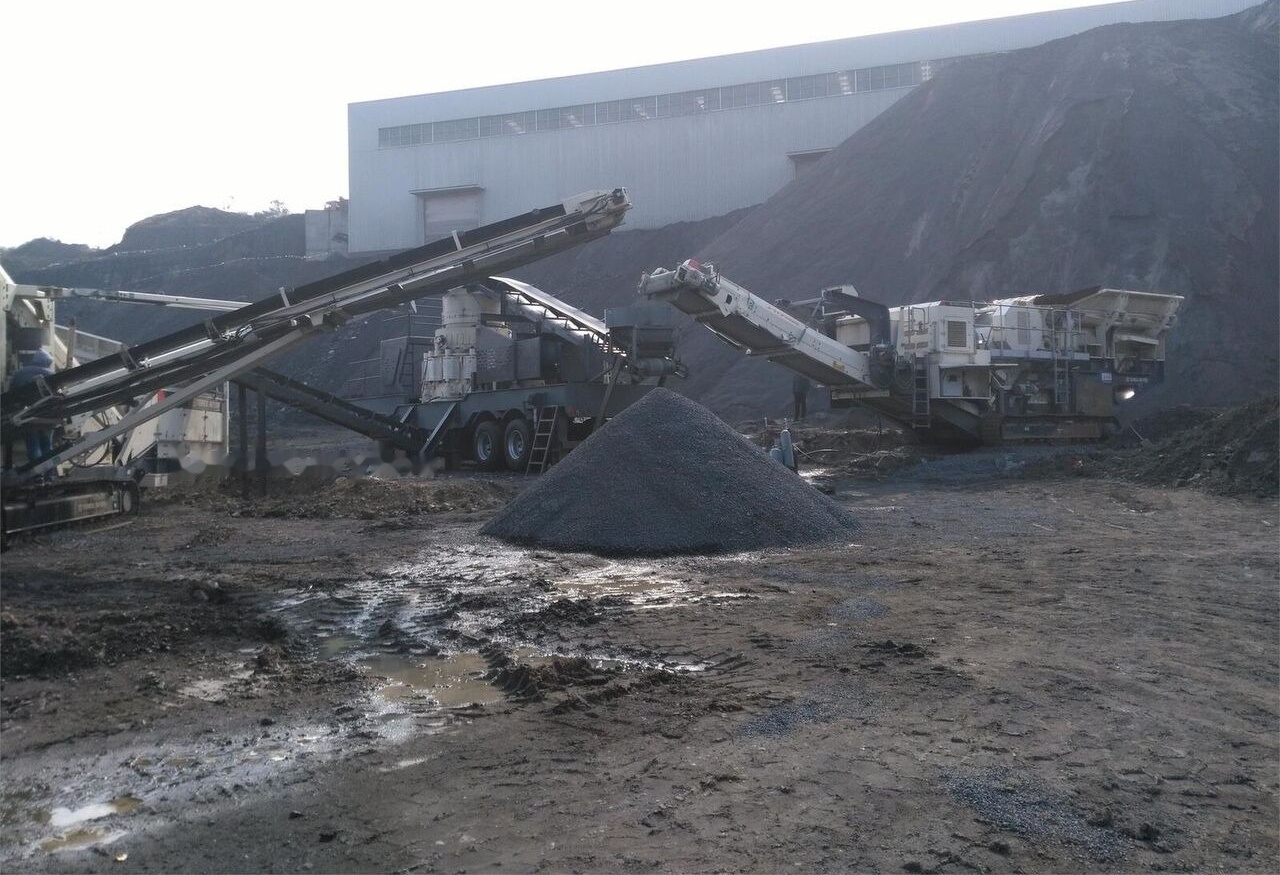 Terex 694+ Mobile screening machine - Peneira vibratória: foto 2 Terex 694+ Mobile screening machine - Peneira vibratória: foto 2