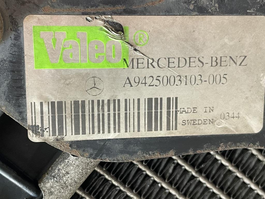 MERCEDES-BENZ ACTROS - A 942 500 31 03 - Radiador por Camião: foto 4 MERCEDES-BENZ ACTROS - A 942 500 31 03 - Radiador por Camião: foto 4