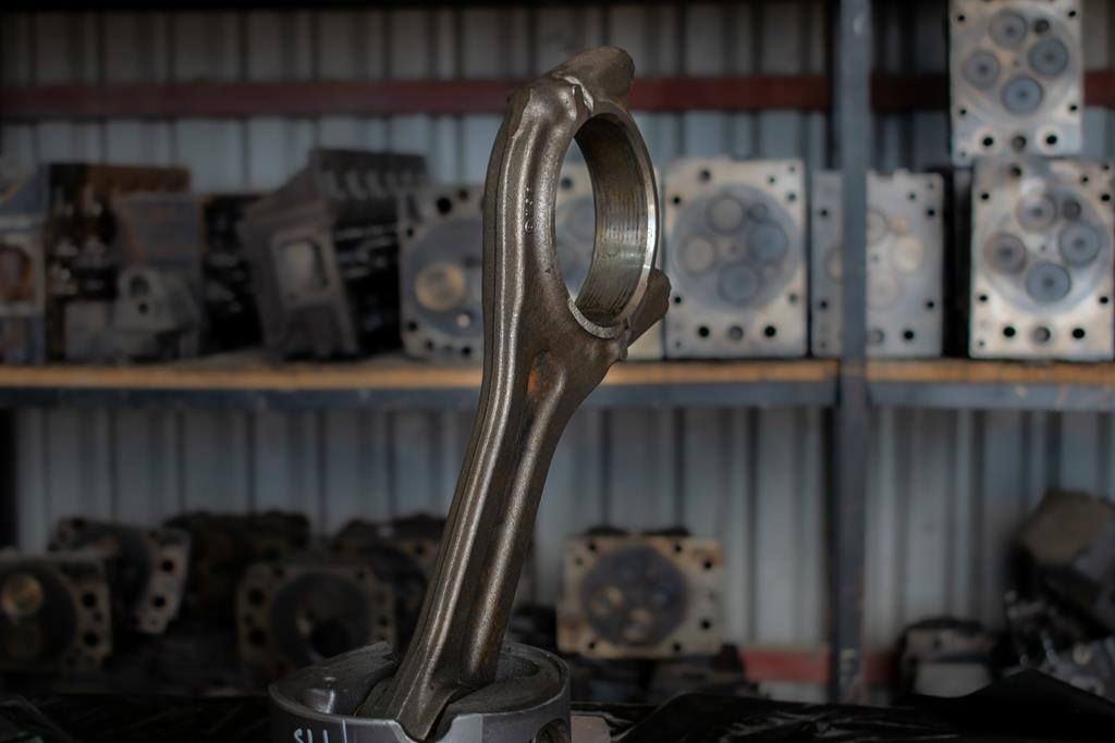 MERCEDES-BENZ ACTROS EURO V PISTON WITH CONNECTING ROD FOR ENGINE CODE ΟΜ 541 - Biela por Camião: foto 3 MERCEDES-BENZ ACTROS EURO V PISTON WITH CONNECTING ROD FOR ENGINE CODE ΟΜ 541 - Biela por Camião: foto 3