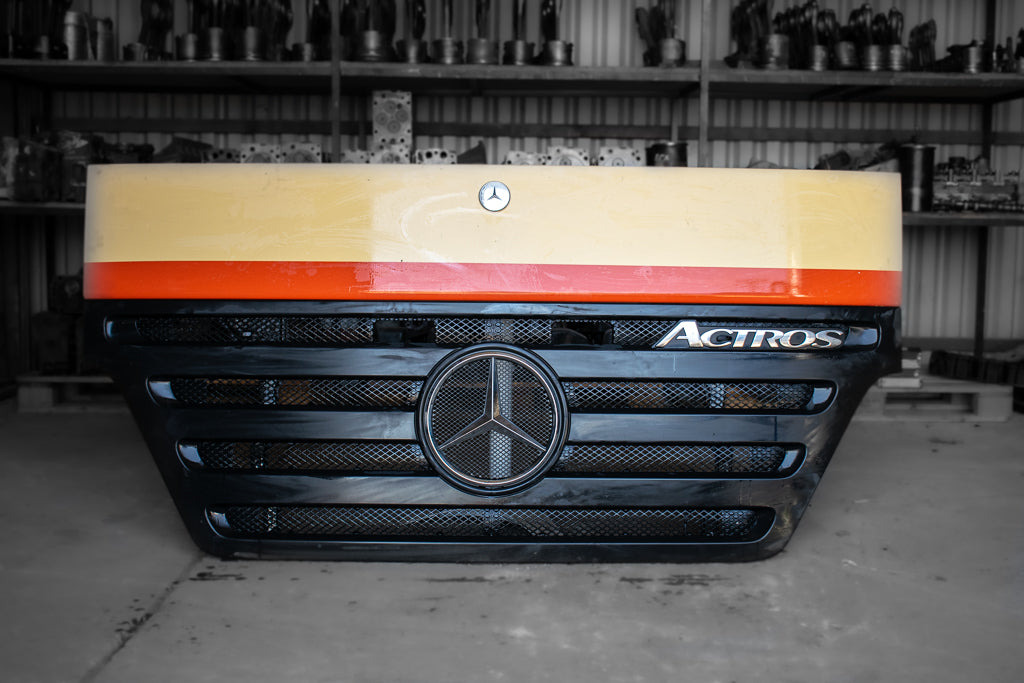 MERCEDES-BENZ ACTROS MEGA SPACE MP II - Capô por Camião: foto 1 MERCEDES-BENZ ACTROS MEGA SPACE MP II - Capô por Camião: foto 1