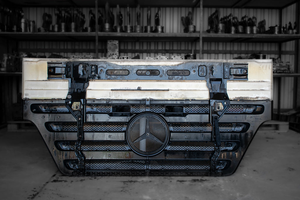 MERCEDES-BENZ ACTROS MEGA SPACE MP II - Capô por Camião: foto 2 MERCEDES-BENZ ACTROS MEGA SPACE MP II - Capô por Camião: foto 2