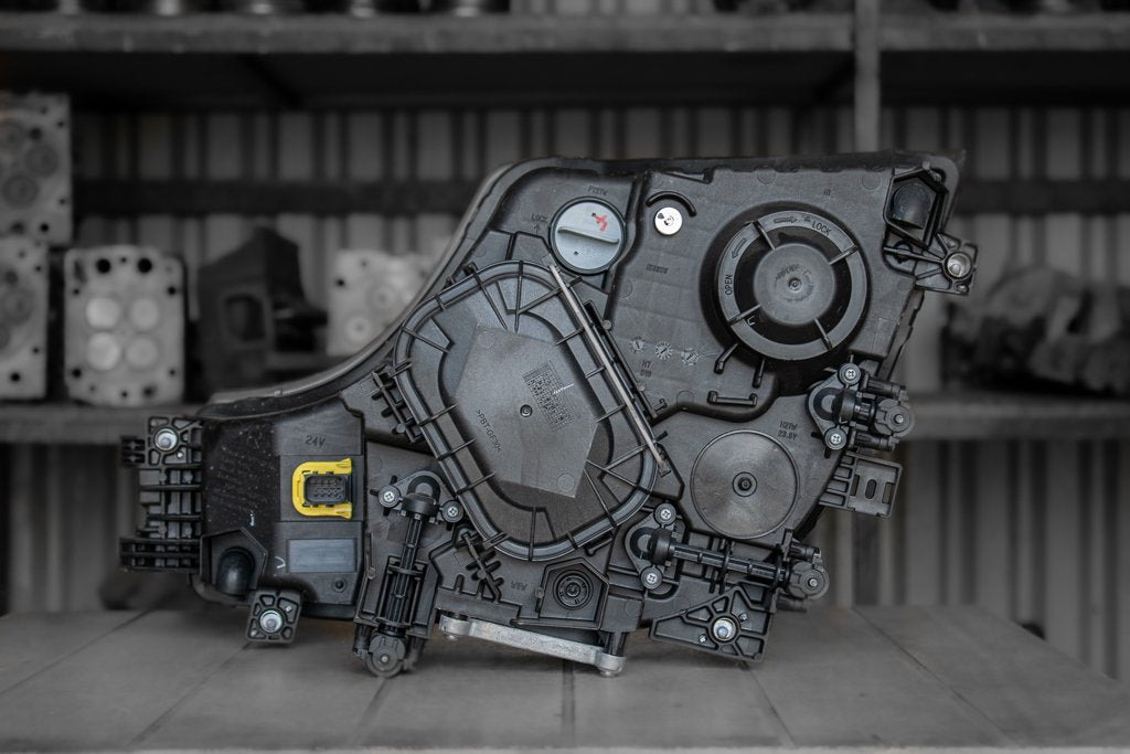 MERCEDES-BENZ ACTROS MP IV EURO VI XENON HEADLIGHT - FRONT - PASSENGER - Farol dianteira por Camião: foto 2 MERCEDES-BENZ ACTROS MP IV EURO VI XENON HEADLIGHT - FRONT - PASSENGER - Farol dianteira por Camião: foto 2