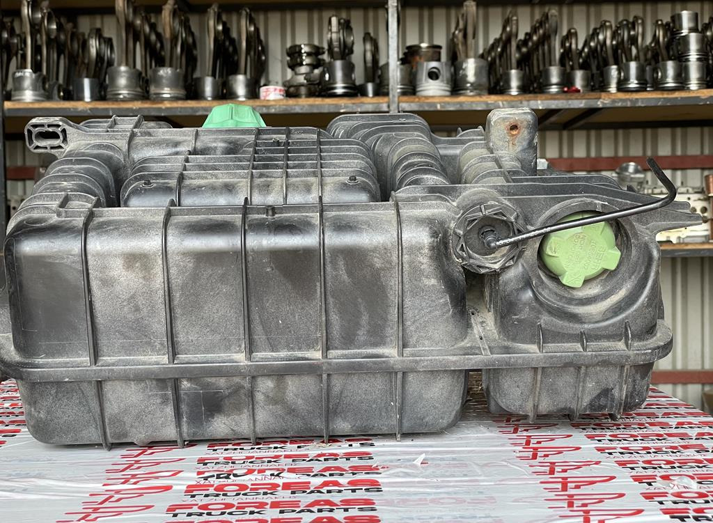 Tanque de expansão por Camião MERCEDES-BENZ ACTROS MP4 - A 960 501 41 03: foto 8