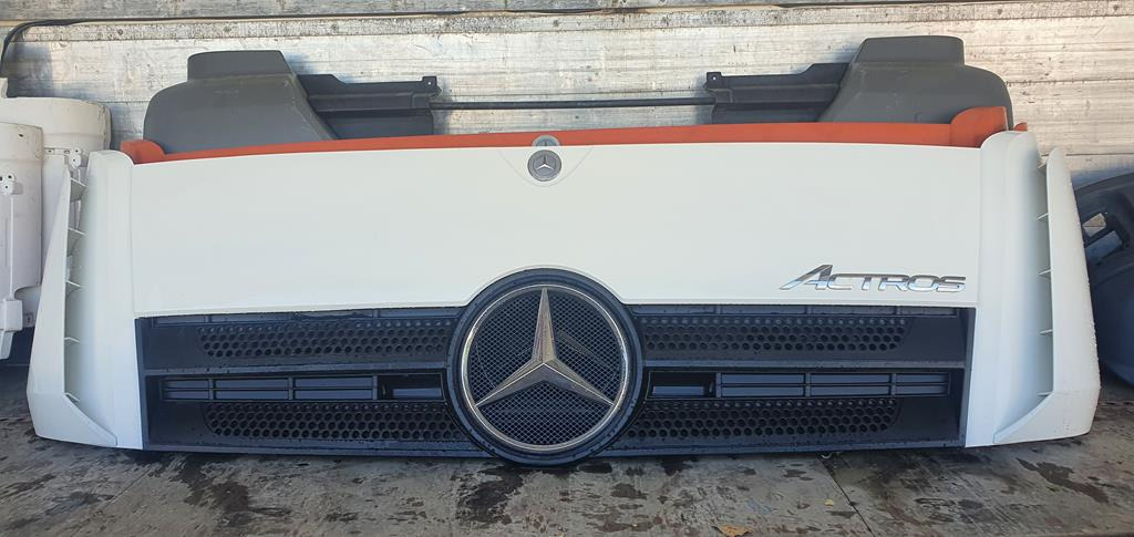 MERCEDES-BENZ ACTROS MP4 - Capô por Camião: foto 1 MERCEDES-BENZ ACTROS MP4 - Capô por Camião: foto 1