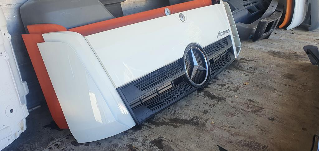 MERCEDES-BENZ ACTROS MP4 - Capô por Camião: foto 3 MERCEDES-BENZ ACTROS MP4 - Capô por Camião: foto 3