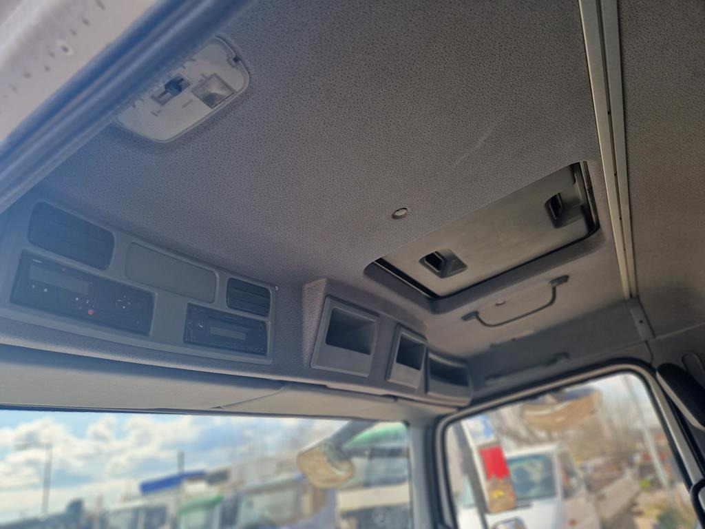 MERCEDES-BENZ ATEGO 816 - Camião de lona: foto 4 MERCEDES-BENZ ATEGO 816 - Camião de lona: foto 4