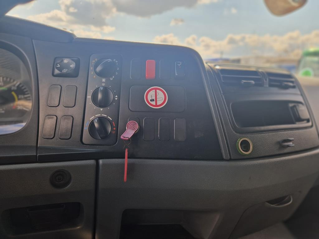 Camião de lona MERCEDES-BENZ ATEGO 816: foto 6