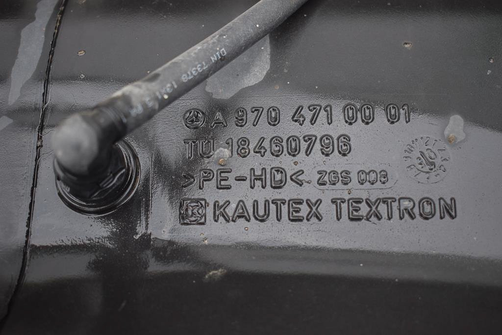 MERCEDES-BENZ ATEGO - 90lt - Tanque de combustível por Camião: foto 2 MERCEDES-BENZ ATEGO - 90lt - Tanque de combustível por Camião: foto 2