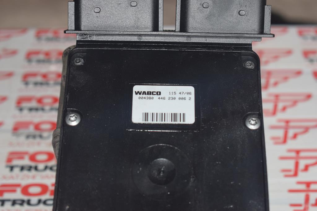 MERCEDES-BENZ BRAKE VALVE - 000 446 4636 - Válvula de freio por Camião: foto 3 MERCEDES-BENZ BRAKE VALVE - 000 446 4636 - Válvula de freio por Camião: foto 3