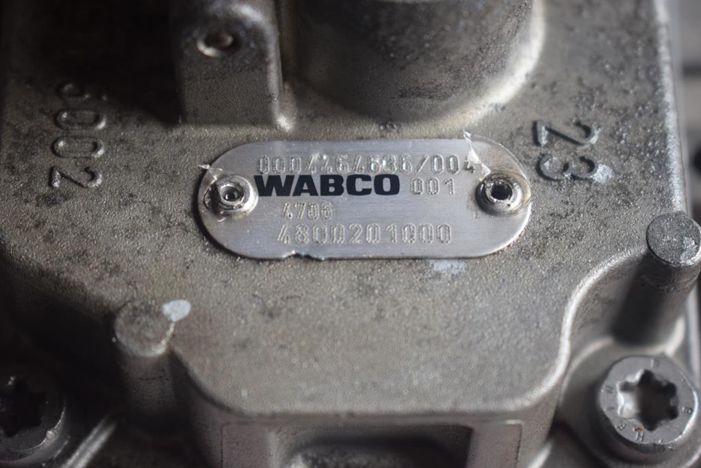 MERCEDES-BENZ BRAKE VALVE - 000 446 4636 - Válvula de freio por Camião: foto 4 MERCEDES-BENZ BRAKE VALVE - 000 446 4636 - Válvula de freio por Camião: foto 4