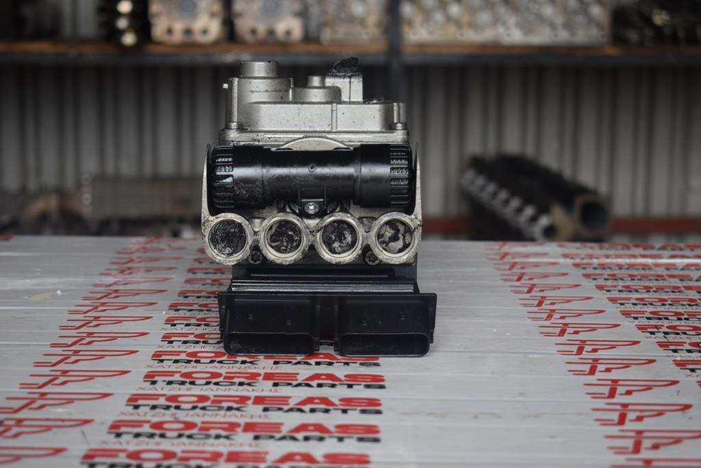 MERCEDES-BENZ BRAKE VALVE - 000 446 4636 - Válvula de freio por Camião: foto 1 MERCEDES-BENZ BRAKE VALVE - 000 446 4636 - Válvula de freio por Camião: foto 1