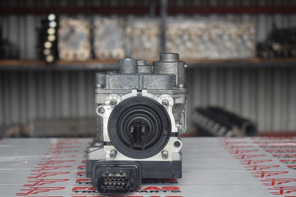 MERCEDES-BENZ BRAKE VALVE - 000 446 5936 - Válvula de freio por Camião: foto 2 MERCEDES-BENZ BRAKE VALVE - 000 446 5936 - Válvula de freio por Camião: foto 2