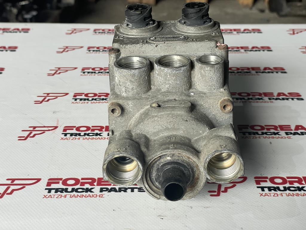 MERCEDES-BENZ BRAKE VALVE - 0044312205 / 011 - Válvula de freio por Camião: foto 2 MERCEDES-BENZ BRAKE VALVE - 0044312205 / 011 - Válvula de freio por Camião: foto 2