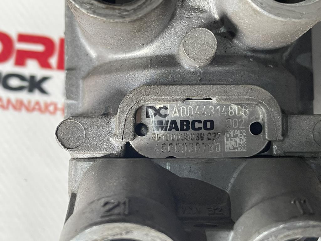 MERCEDES-BENZ BRAKE VALVE - 0044314806 - Válvula de freio por Camião: foto 3 MERCEDES-BENZ BRAKE VALVE - 0044314806 - Válvula de freio por Camião: foto 3