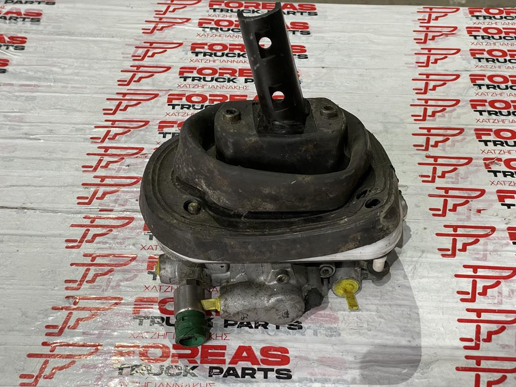 MERCEDES-BENZ HYDRAULIC GEAR STICK - A 000 260 5898 - Manete de mudanças por Camião: foto 2 MERCEDES-BENZ HYDRAULIC GEAR STICK - A 000 260 5898 - Manete de mudanças por Camião: foto 2