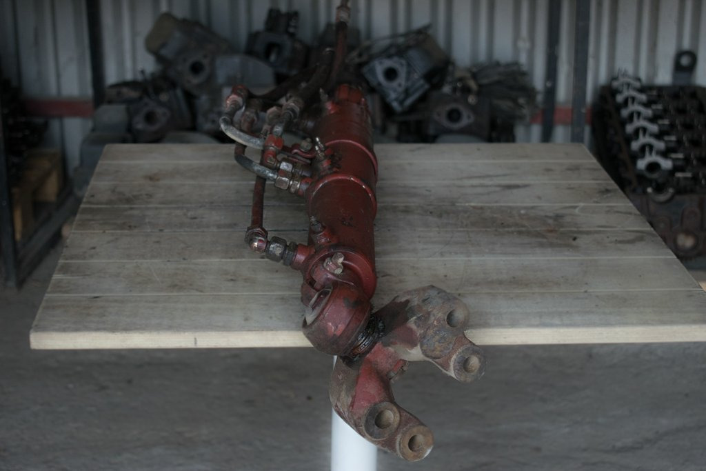 MERCEDES-BENZ SK HYDRAULIC STEERING BOTTLE - Cilindro hidráulico por Camião: foto 3 MERCEDES-BENZ SK HYDRAULIC STEERING BOTTLE - Cilindro hidráulico por Camião: foto 3