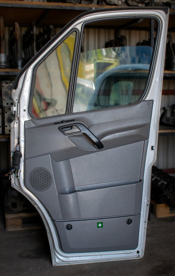 MERCEDES-BENZ SPRINTER 906 - PASSENGER - Porta e peças por Camião: foto 2 MERCEDES-BENZ SPRINTER 906 - PASSENGER - Porta e peças por Camião: foto 2