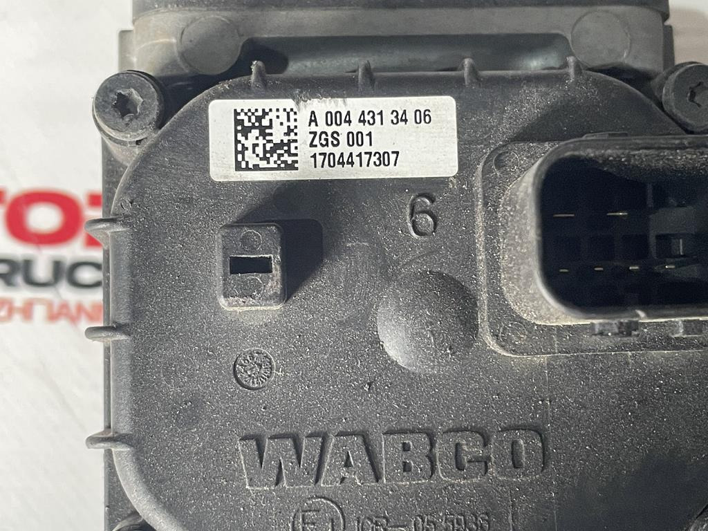 MERCEDES-BENZ VALVE BRAKE - 0044313406 - Válvula de freio por Camião: foto 4 MERCEDES-BENZ VALVE BRAKE - 0044313406 - Válvula de freio por Camião: foto 4