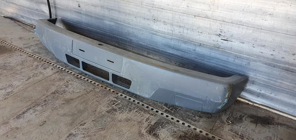 MERCEDES-BENZ VARIO - Para-choque por Camião: foto 2 MERCEDES-BENZ VARIO - Para-choque por Camião: foto 2